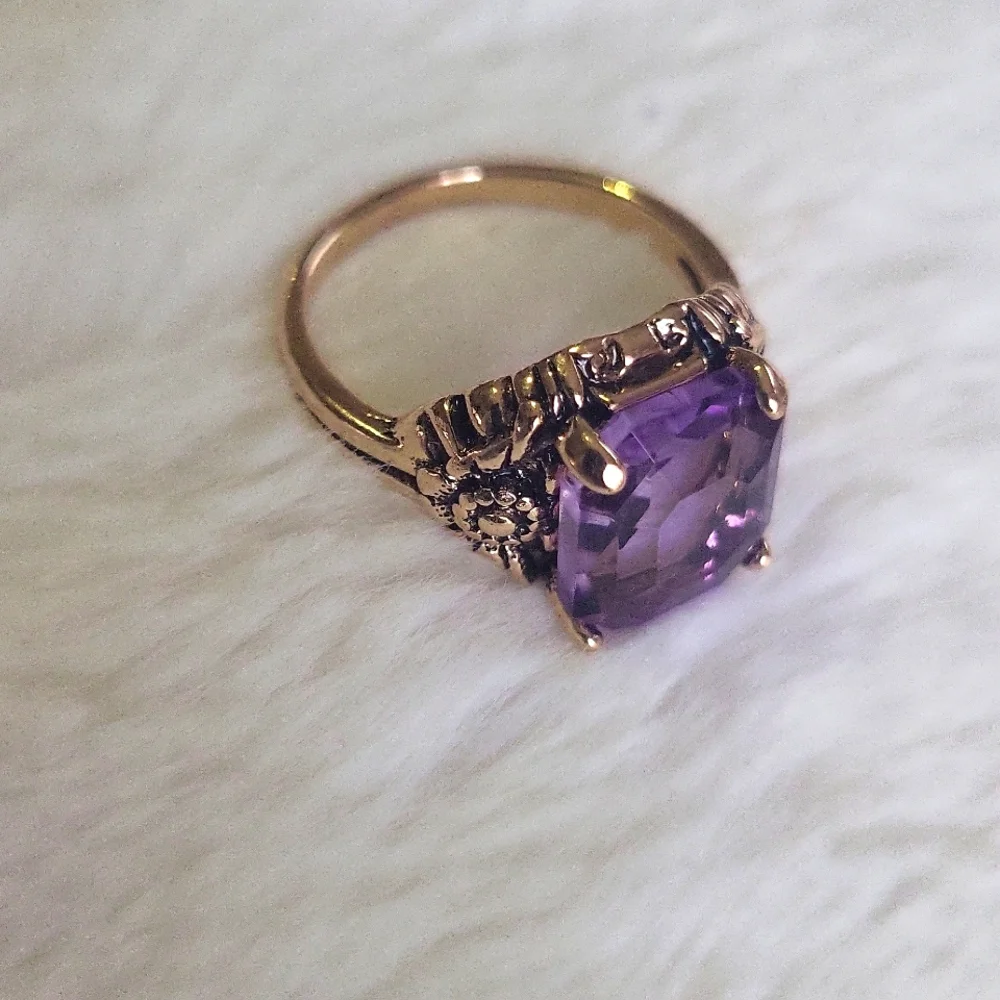 Elegant Purple Gemstone Ring
